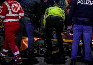 poliziotto accoltellato