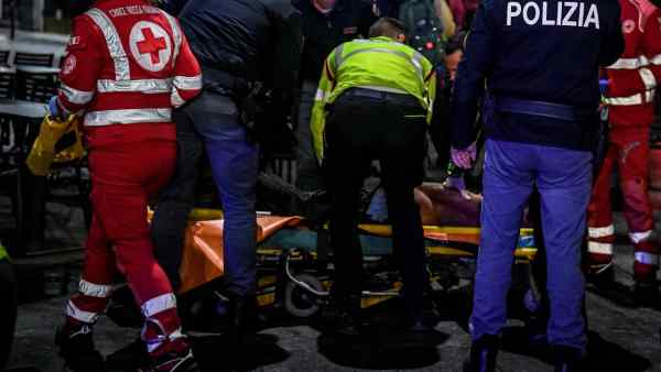 poliziotto accoltellato