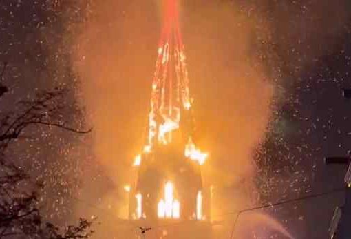 Amsterdam, a fuoco la chiesa di Vondelkerk