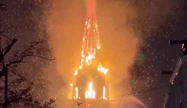 Amsterdam, a fuoco la chiesa di Vondelkerk