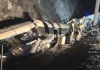 Spagna, deragliamento di 2 treni