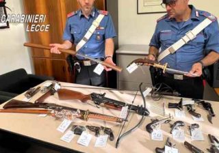 Traffico di armi, condannato medico