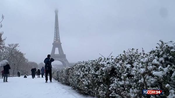 Parigi sotto la neve