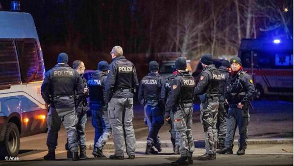 sparatoria Milano polizia