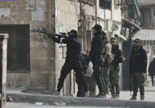 Siria, regime jihadista bombarda i curdi ad Aleppo