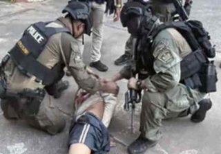 Thailandia 18enne spara al preside