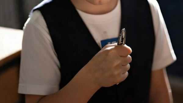 studente con coltello