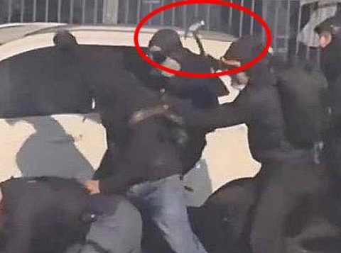 torino violenze martello