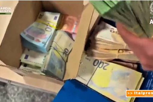 ucraina fermata con oltre 150 mila euro non dichiarati