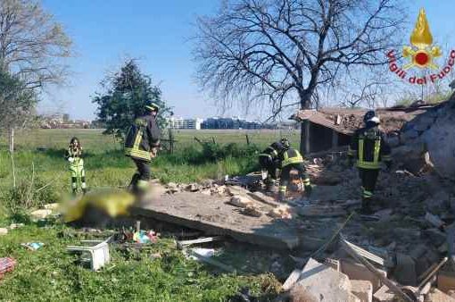 esplosione casolare parco degli Acquedotti