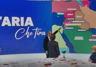 Bonelli bocciato in geografia: non sa dov'è l'Egitto!