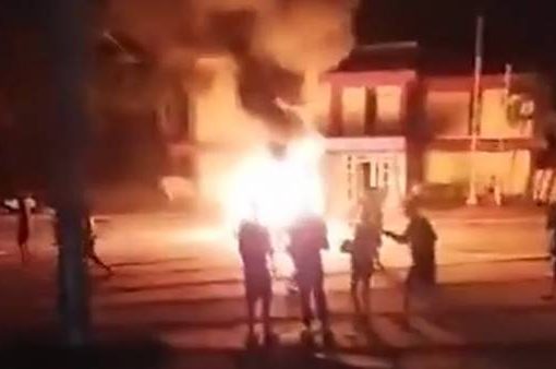 Cuba, incendiata una sede del Partito comunista