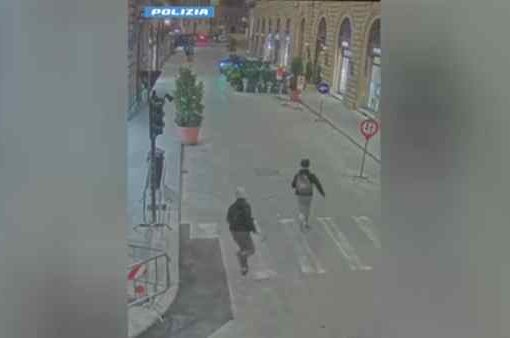 Firenze, rapina a sprangate