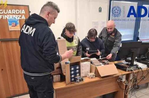 Porto Ancona, maxi sequestro di esplosivi
