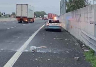 Lancio di sassi su autostrada