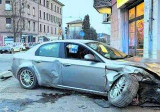 Modena, 4 nomadi sull'auto pirata che ha ucciso un'anziana