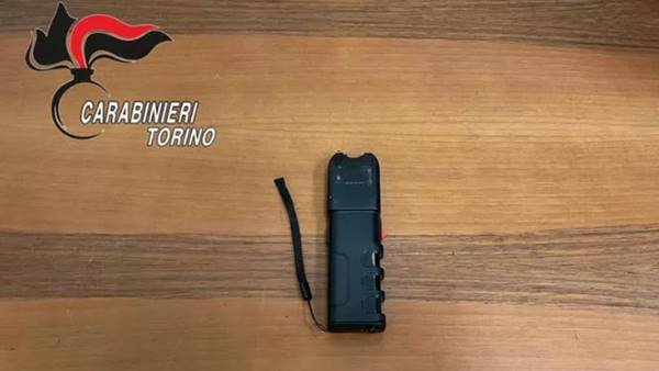 Rapina con taser a Torino
