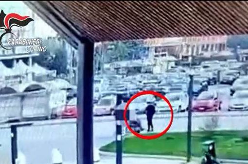 Torino, rapinata disabile in sedia a rotelle: arrestato marocchino