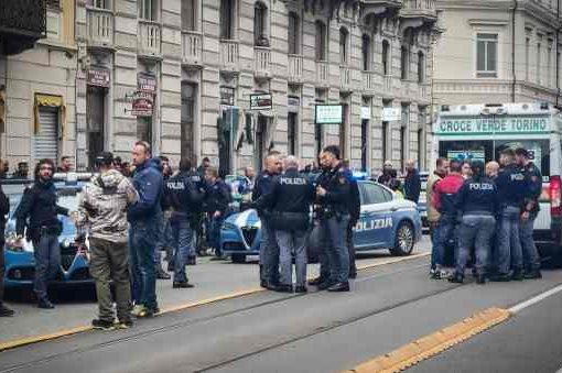 Torino, docente aggredita da uno straniero: strangolata e scippata
