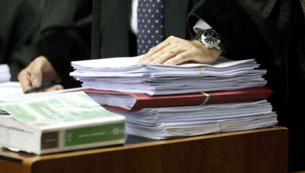 Bozza di sentenza nel fascicolo d’indagine prima ancora dell’udienza