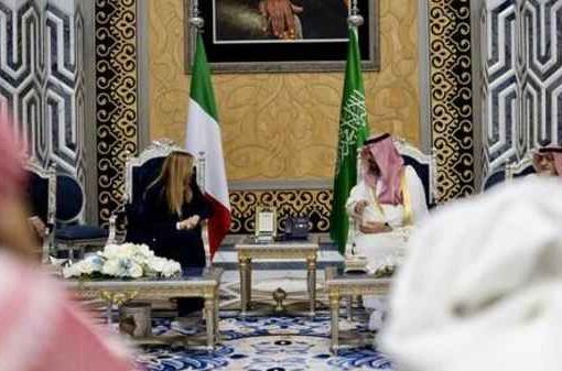 Meloni missione nel Golfo