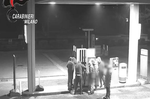 Molotov contro caserma dei carabineri