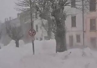 Molise, bufera di neve