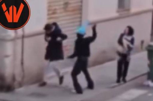 Parma aggressione a bottigliate