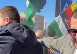 25 aprile, Radicali picchiati