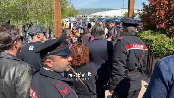 Attivisti di "Tumulto pride" contro evento di Futuro Nazionale