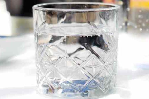 bicchiere di acqua