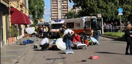 Auto falcia pedoni a Modena