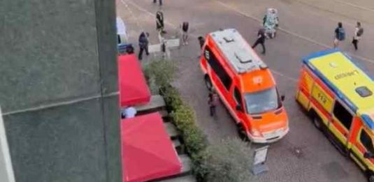 Auto sulla folla a Lipsia