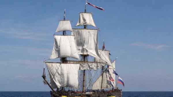 Nave scuola russa a largo di Pantelleria, negato approdo in porti italiani