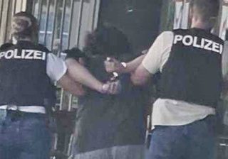 Svizzera, uomo accoltella tre persone gridando "Allah Akbar"