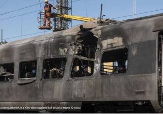 Drone ucraino colpisce treno passeggeri