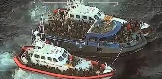 migranti che sbarcano in Italia