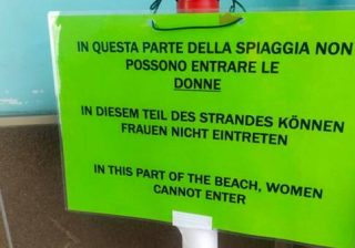 zona uomini in spiaggia