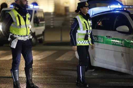Milano agenti della polizia locale