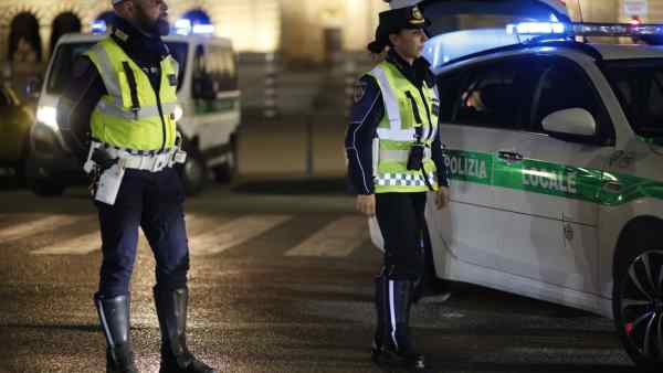 Milano agenti della polizia locale
